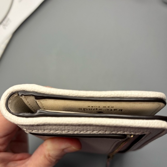 Kate Spade Darcy Straw and Leather Pineapple Embroidered Large Bifold Wallet - Picture 5 of 7